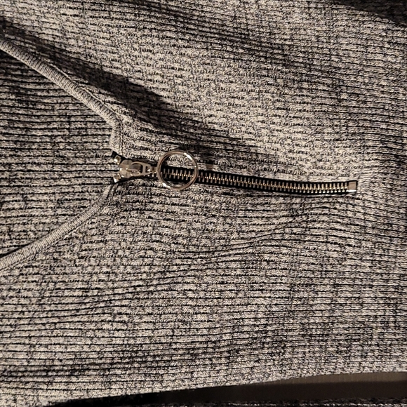 No boundaries ribbed knit tip blouse gray grey sz small - Picture 2 of 5